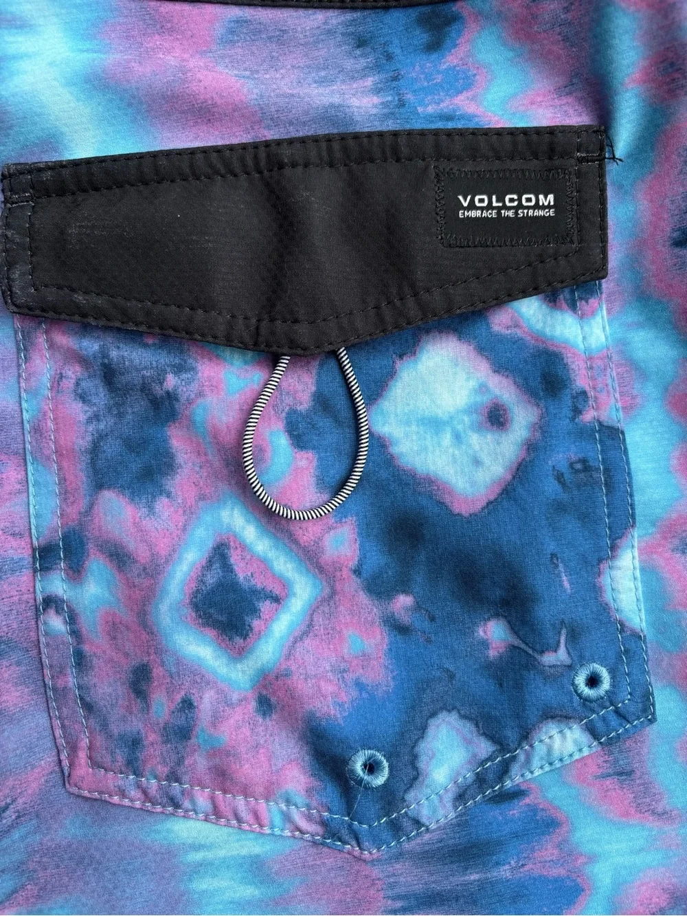 Volcom Mod Tech Blue Purple Black Tie-Dye Board Shorts Men's 38/XL Swim/Surf